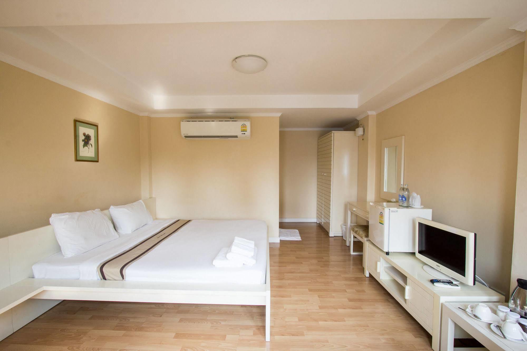 Hotel Triple Palms House Chiang Mai Zewnętrze zdjęcie