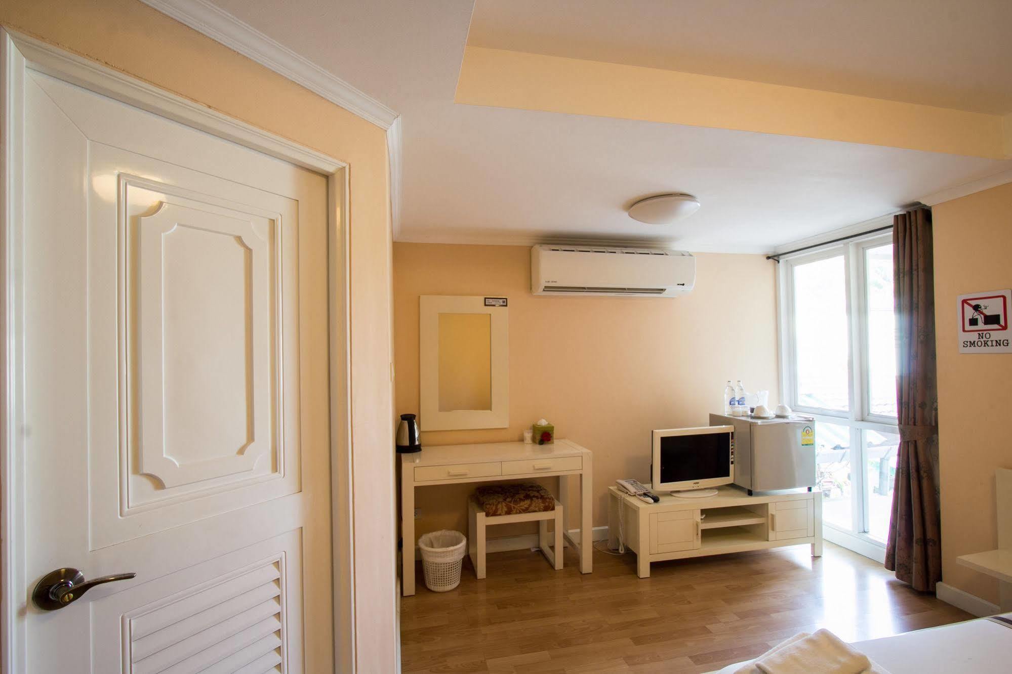 Hotel Triple Palms House Chiang Mai Zewnętrze zdjęcie
