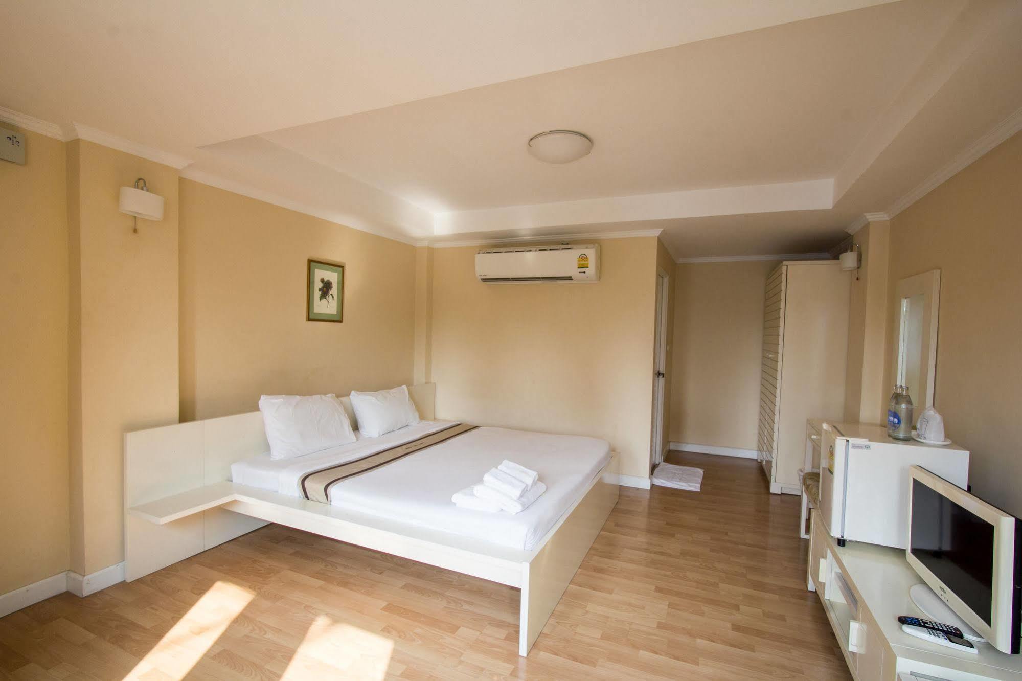 Hotel Triple Palms House Chiang Mai Zewnętrze zdjęcie